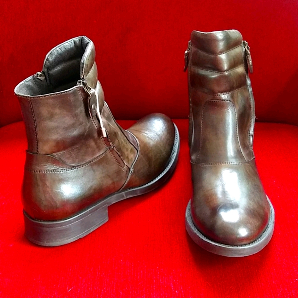 Shoes - Picture 2 of 3